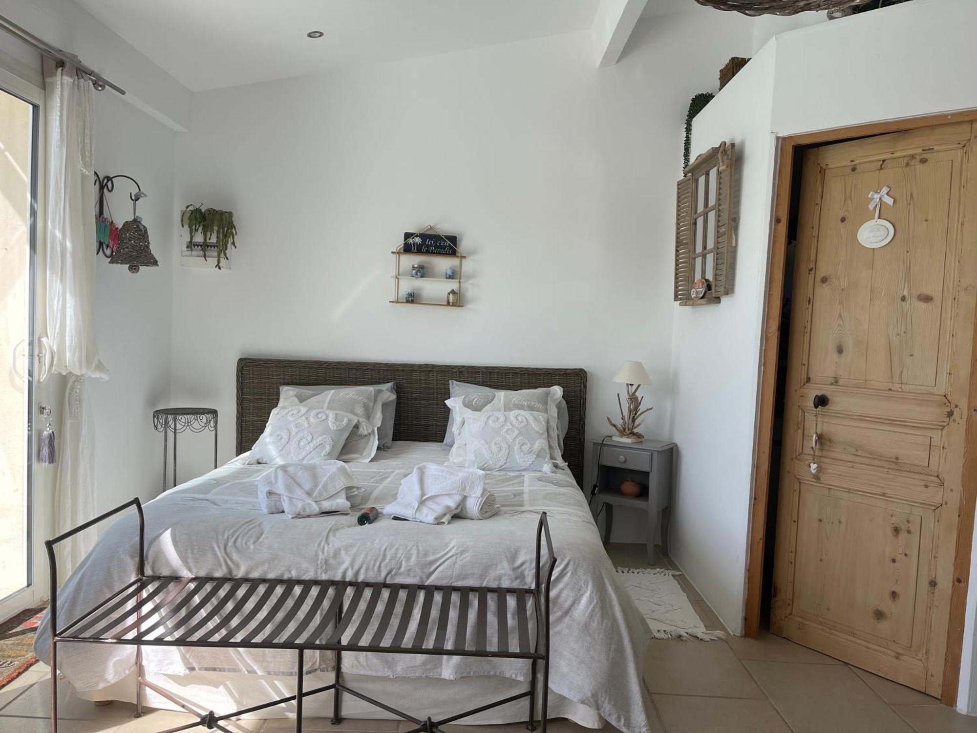 Bed and Breakfast La Thomalie Crillon-le-Brave Exterior foto